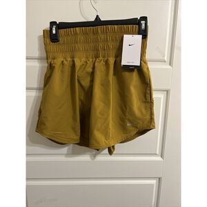 Nike Dri-Fit Women's Size XS Mustard Ultra High-Waisted 3"‎ Brief-Lined Shorts